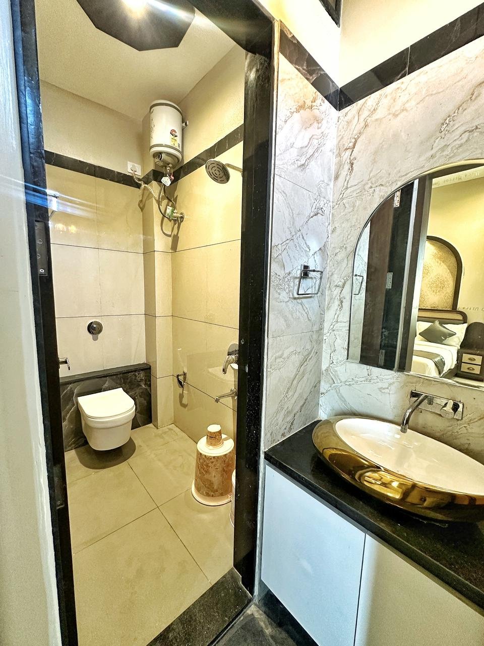 best hotel near omkareshwar temple